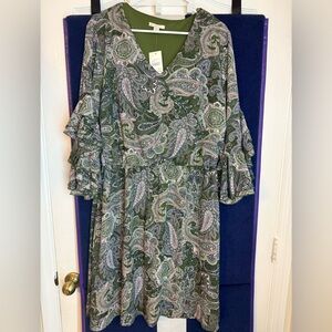 Cato Fashions NWT
Green and Pink Paisley Dress
Size XL
